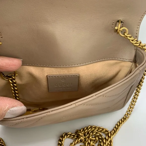 Authentic Gucci GG Marmont super mini matelassé-leather cross-body bag - Picture 5 of 9